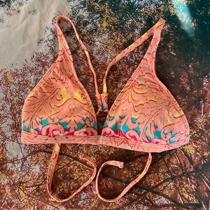 Gianni Bini print bikini top